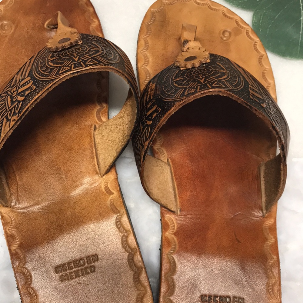 Boho Mexican LEATHER Shoe Sandals Brown Aztec Beach hippie tooled design  size 9 - Picture 12 of 13